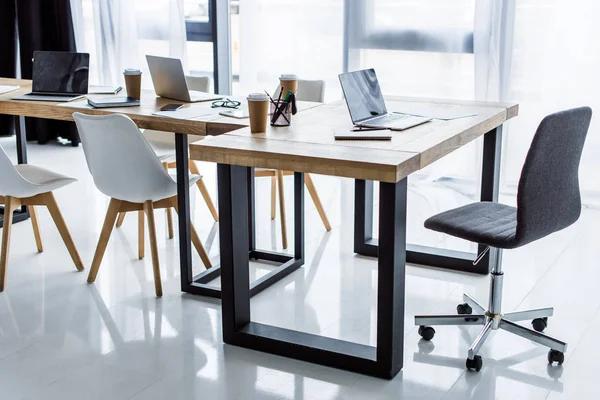 The Complete Buyer’s Guide to Choosing used office furniture