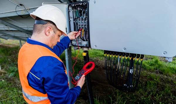 Pros and Cons of Household Solar Panels in 2026