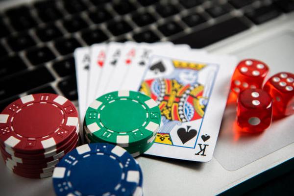 How Crypto Casinos Are Adopting Decentralized Finance Models