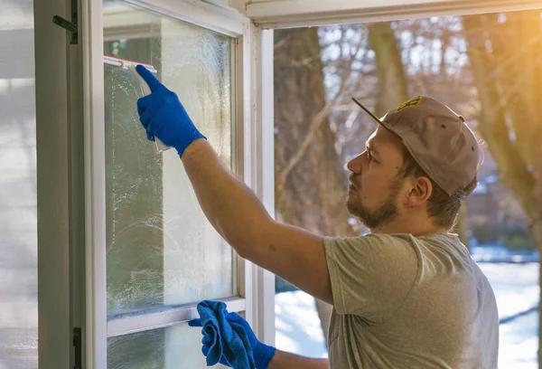 Window Cleaning Centennial for Crystal Clear Home Windows